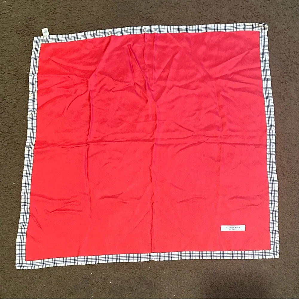 Burberry scarf - Picture 3 of 8